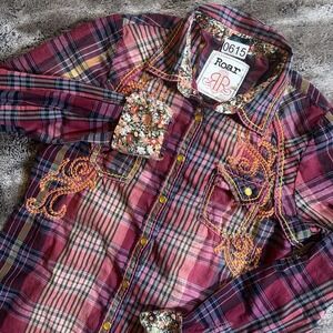 Roar Western Pink Plaid Button Up Shirt Women's Small Embroidered Rhinestone